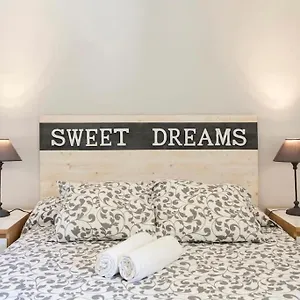 https://cute-tiny-flat-near-the-beach-and-city-center.catalonia-hotels.com